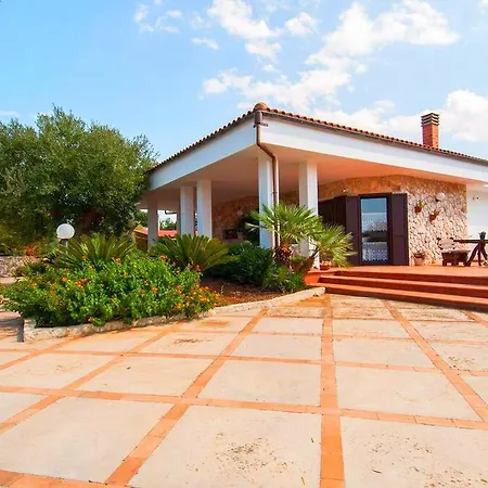 Vila Lovecchio Cozzana